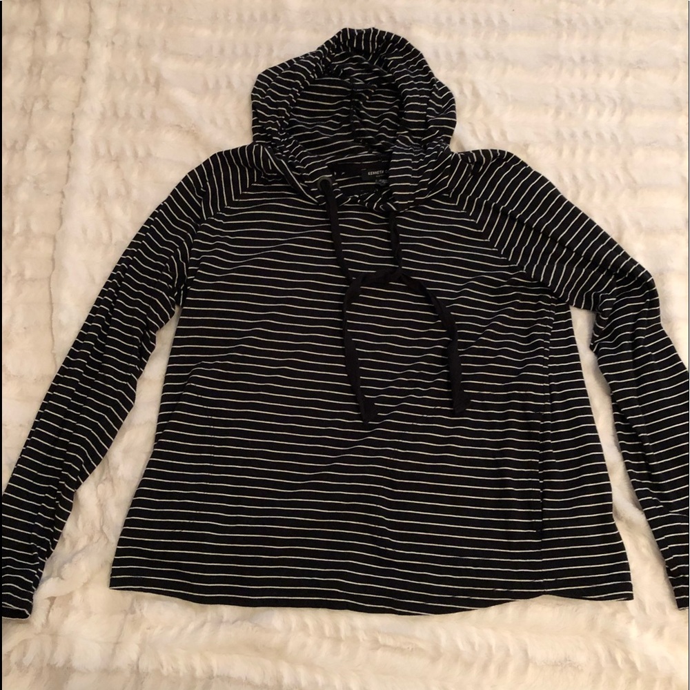 Kenneth Cole long sleeve top🦋🦄